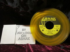 Jon & Robin - If You Got It Flaunt It