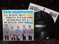 THE SURFARIS - WIPE OUT/THE SURFARIS PLAY NEW CD